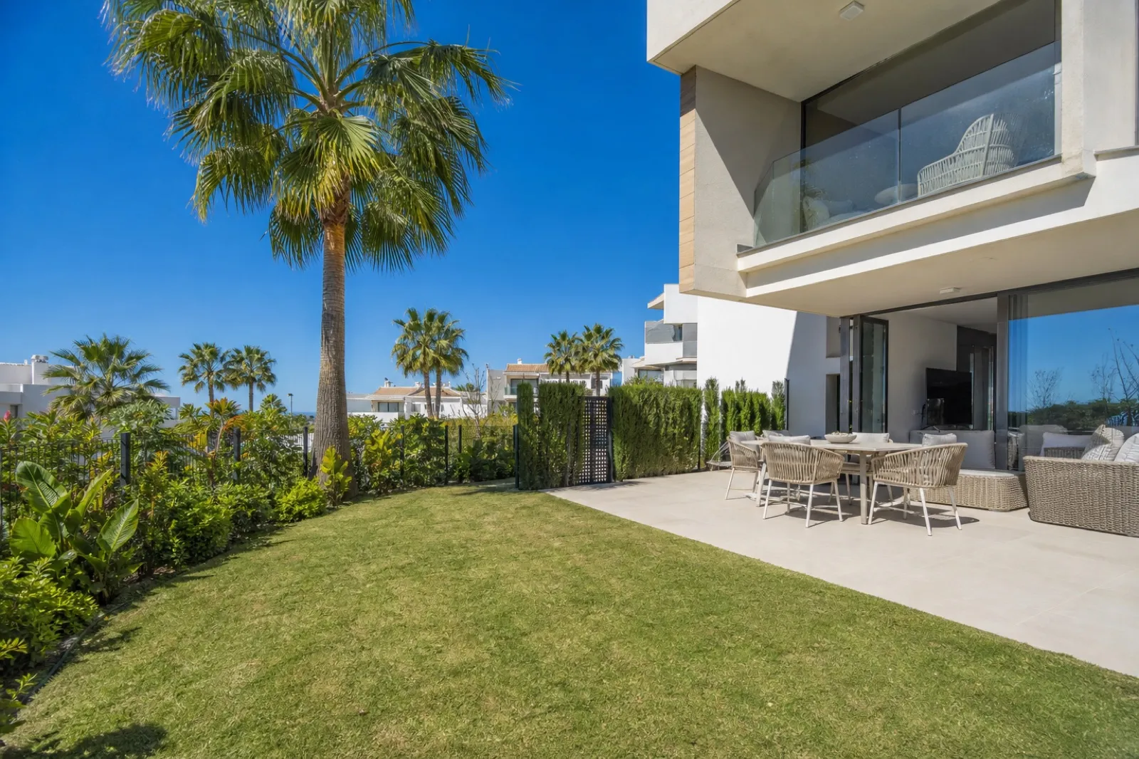 Adosado moderno en Estepona — عکس 1
